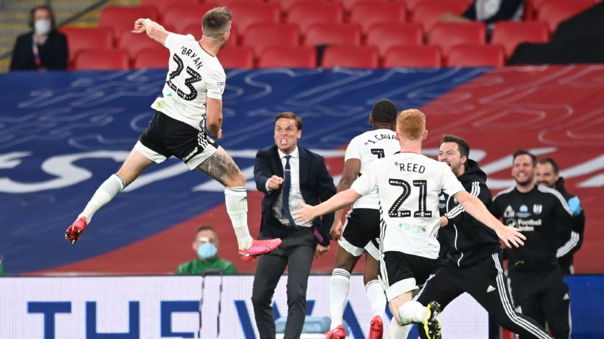 赛的表现堪 赛的表现堪